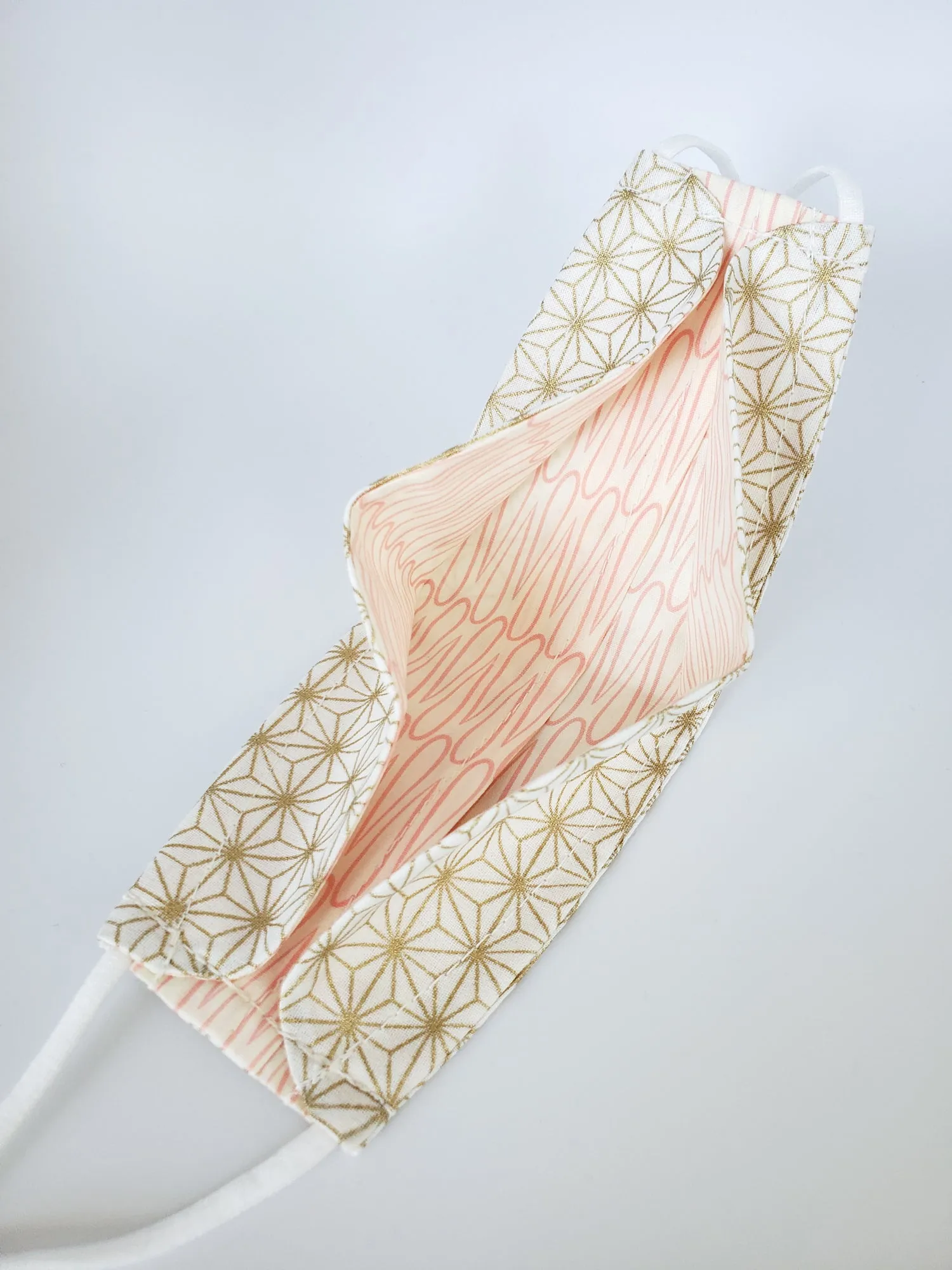 3D Origami Mask Asanoha Star in Ivory/Gold