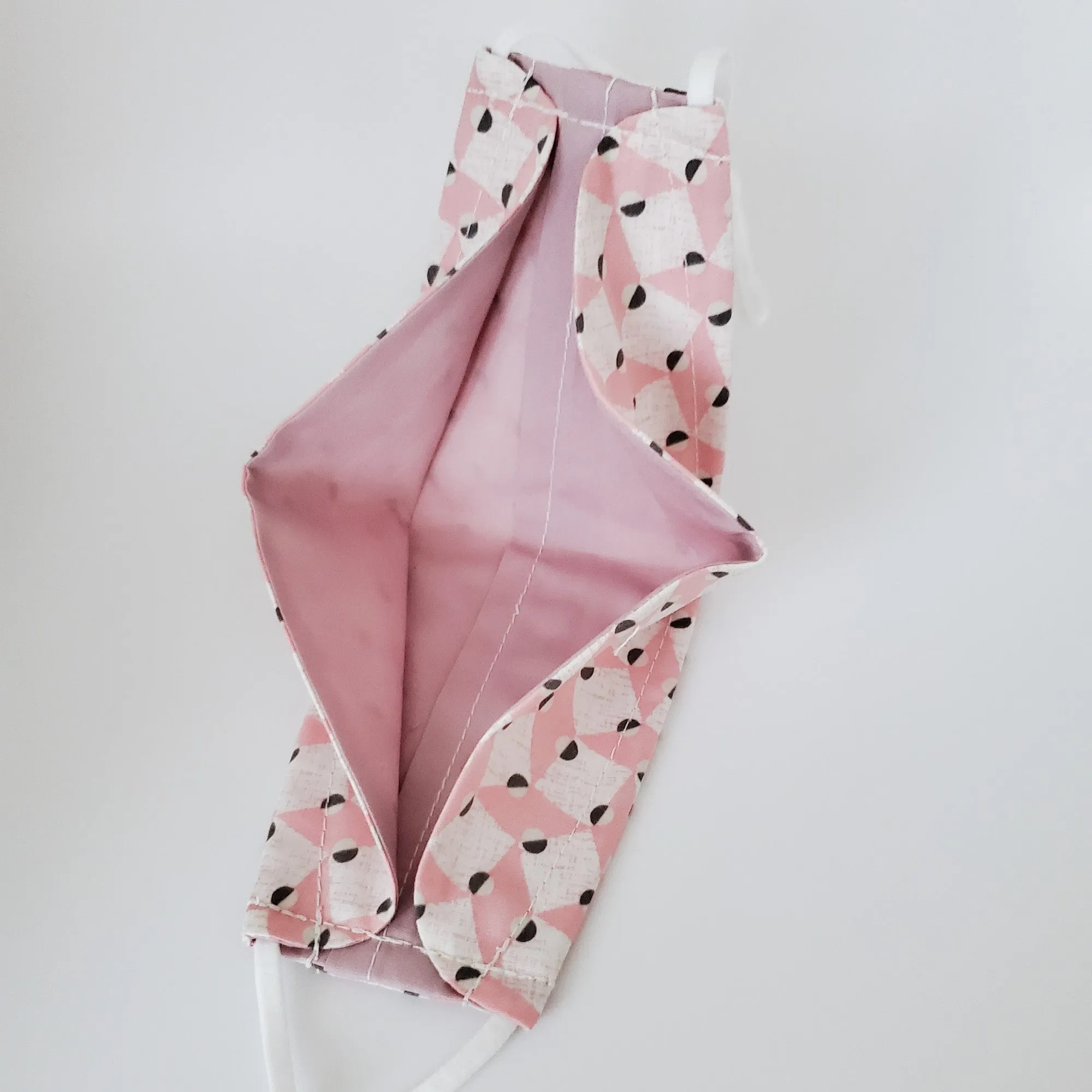 3D Origami Mask in Pink Blocks