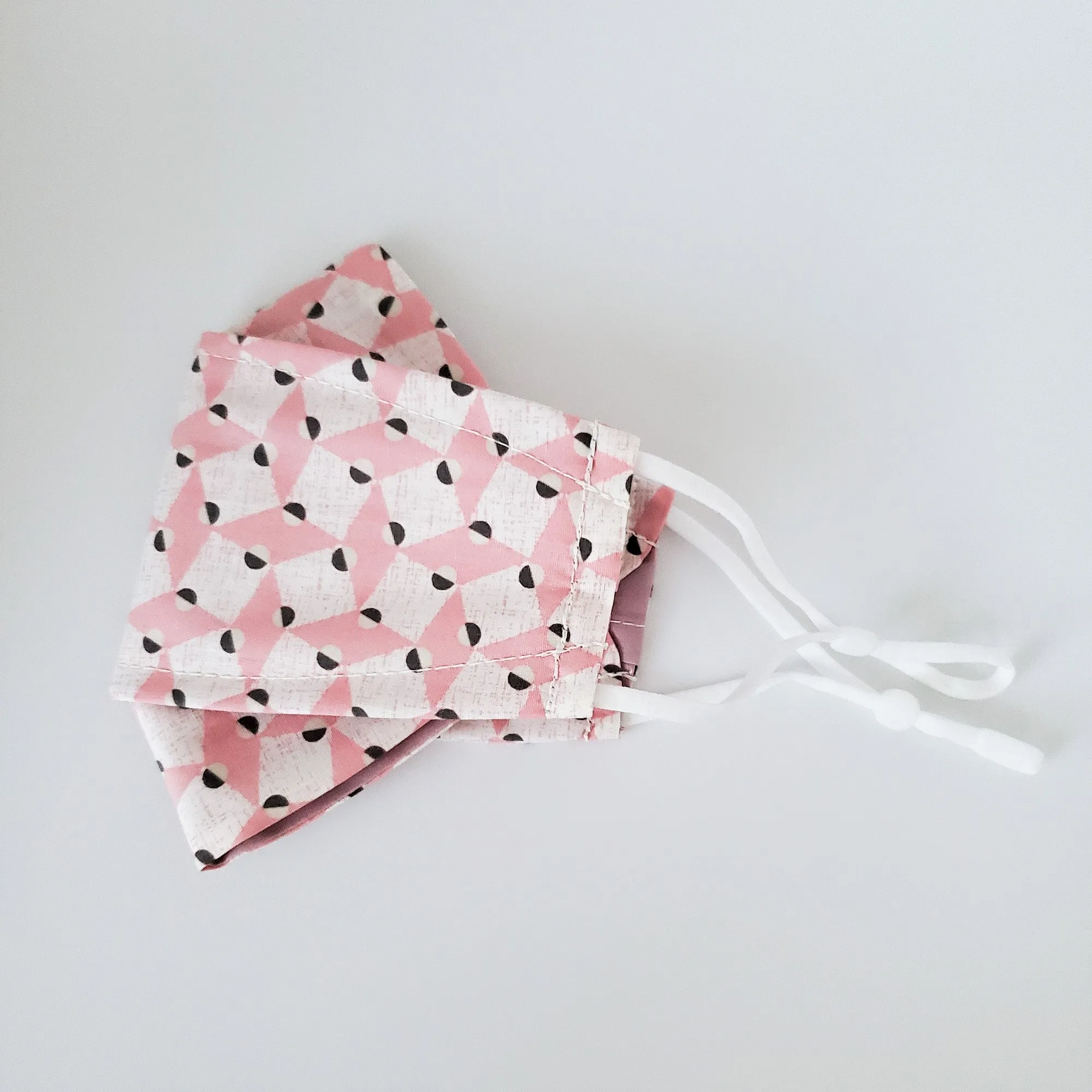 3D Origami Mask in Pink Blocks