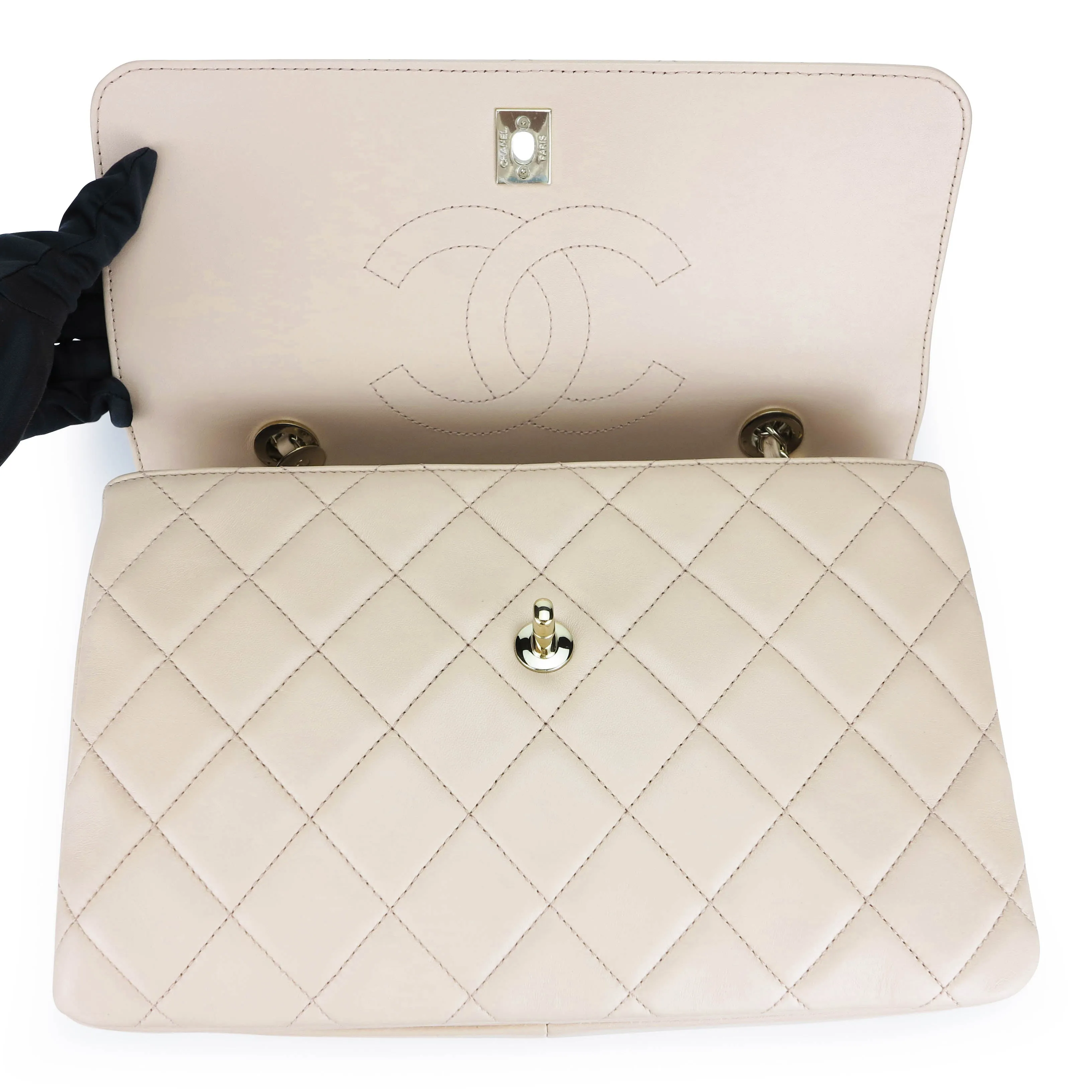 Medium Trendy CC Flap Bag with Top Handle in 21S Light Beige Lambskin
