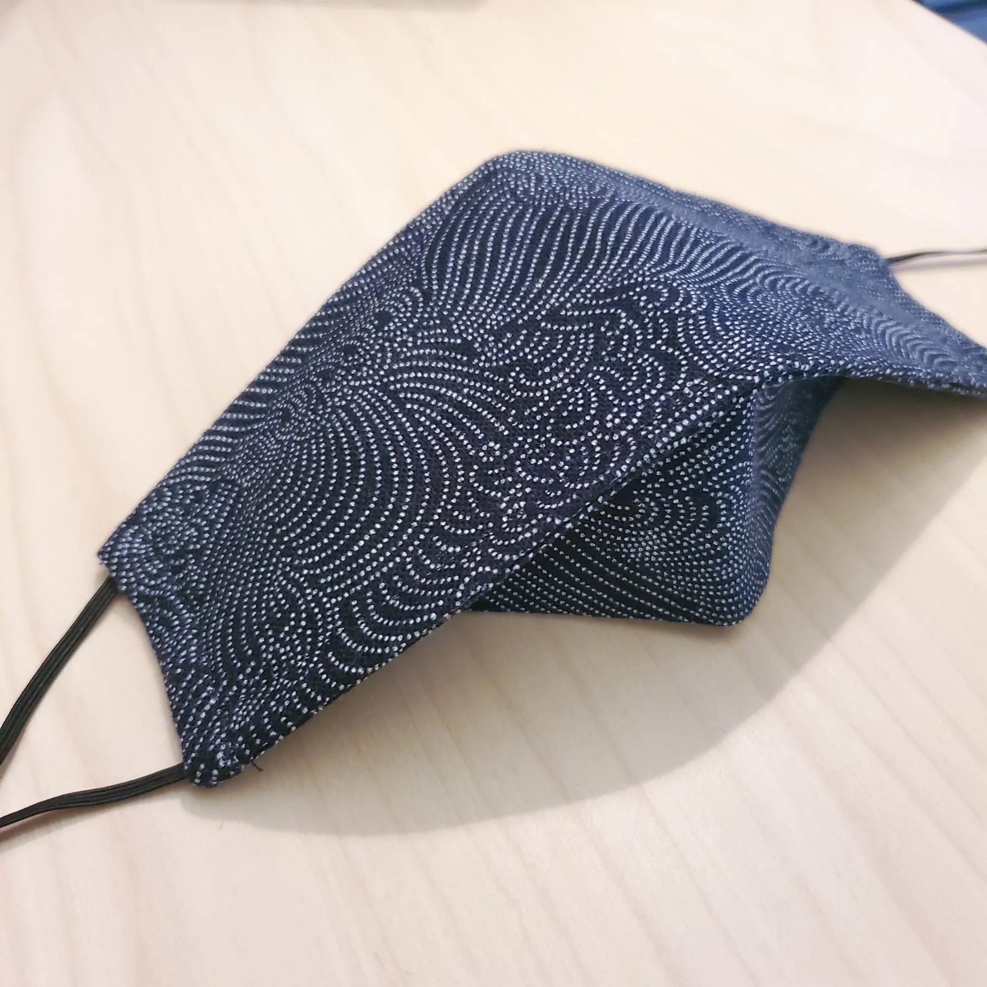 Origami 3D Mask - Japanese Dotted Waves Indigo - Red - Ivory