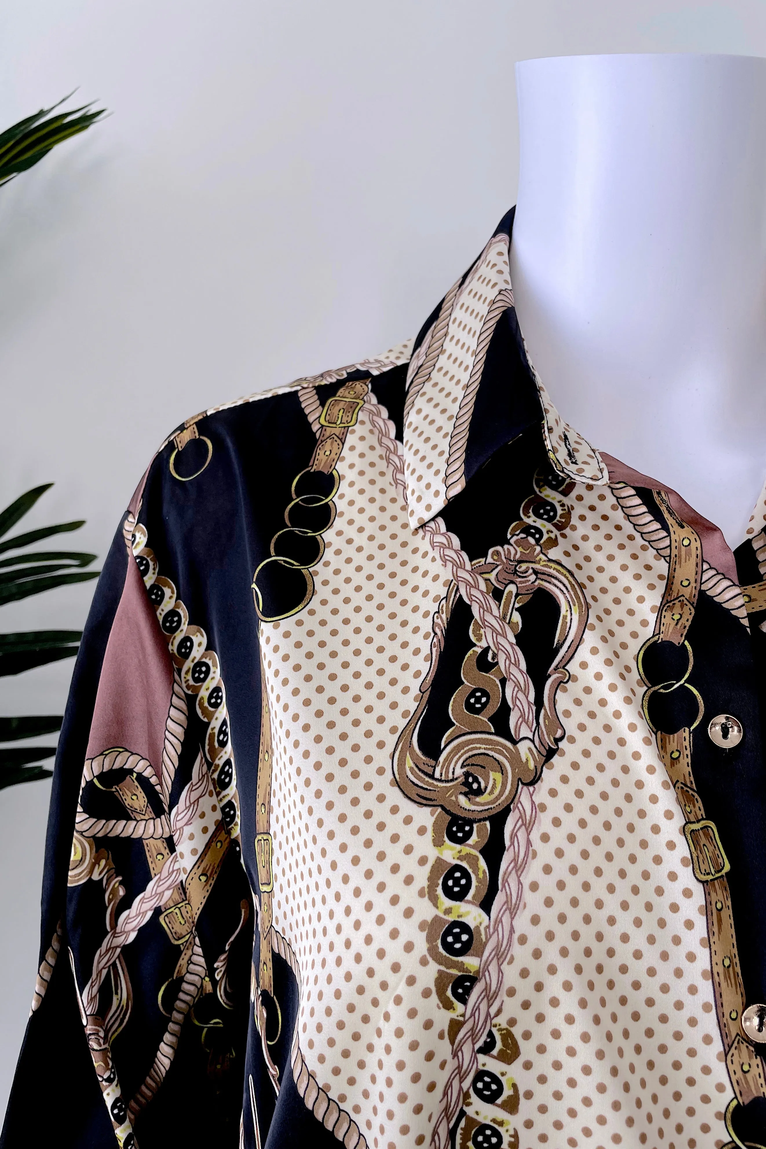 SEIZE THE DAY BUTTON DOWN BLOUSE IN BLACK