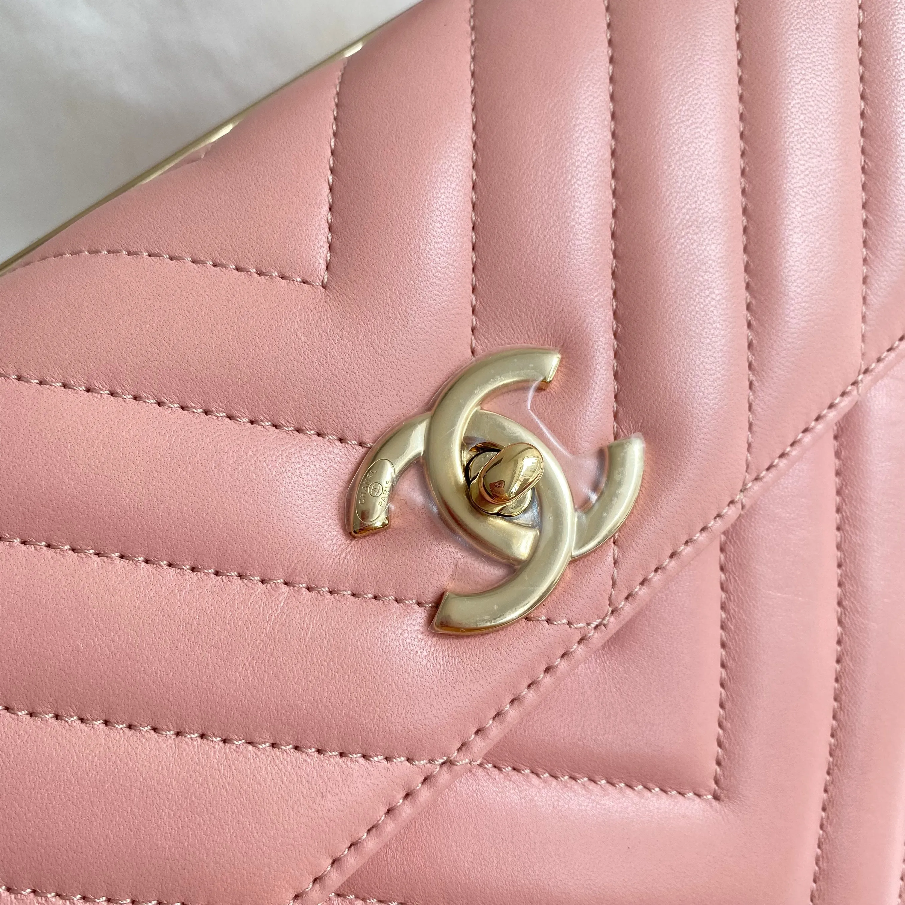 Small Trendy CC Flap Bag with Top Handle in Chevron Pink Lambskin