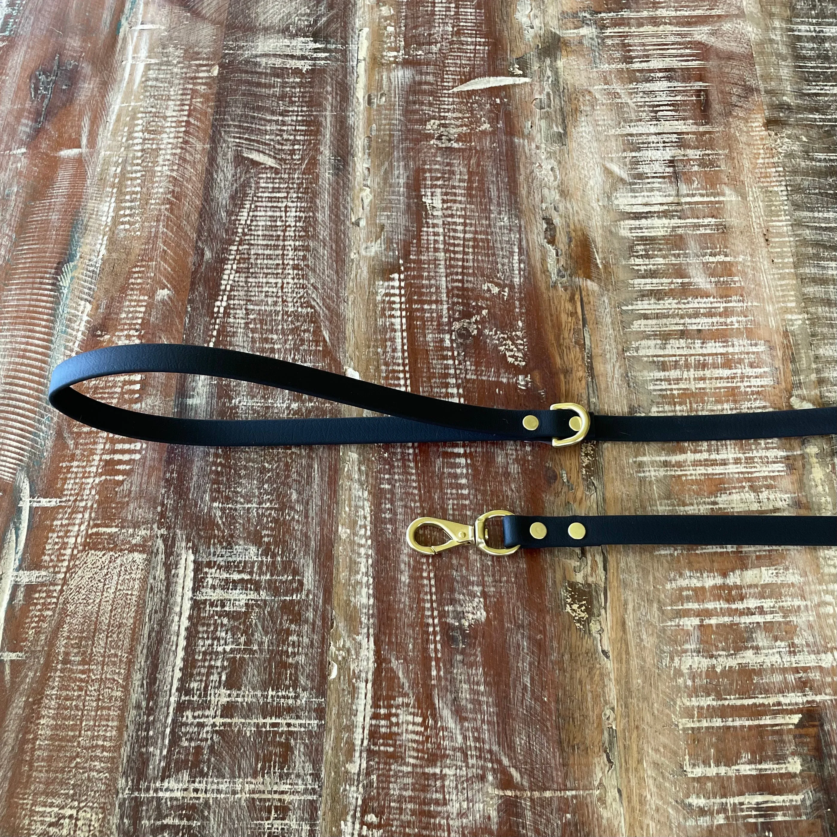Waterproof Leash (Lightweight) : Black   Brass